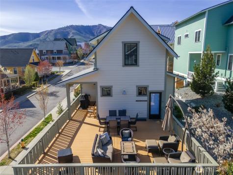 529 Porcupine Lane Chelan WA 98816