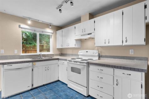 1122 39th Court SE Tumwater WA 98501