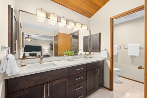 6472 NE 135th Place Kirkland WA 98034
