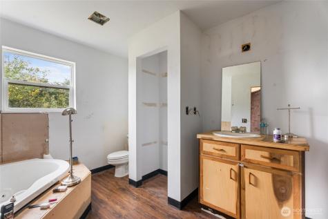 39812 94th Avenue La Center WA 98629