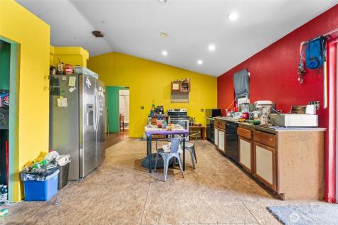 39812 94th Avenue La Center WA 98629