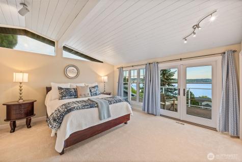 8246 E Mercer Way Mercer Island WA 98040