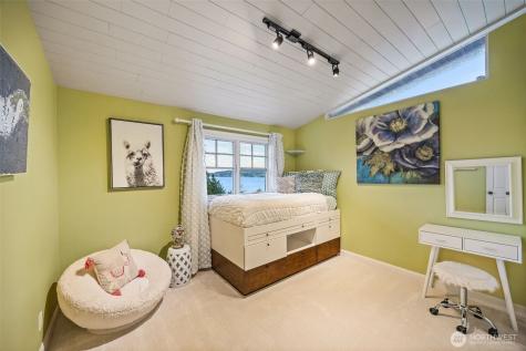 8246 E Mercer Way Mercer Island WA 98040