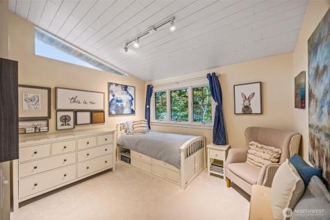 8246 E Mercer Way Mercer Island WA 98040