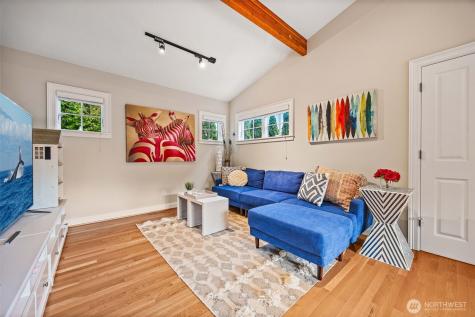 8246 E Mercer Way Mercer Island WA 98040