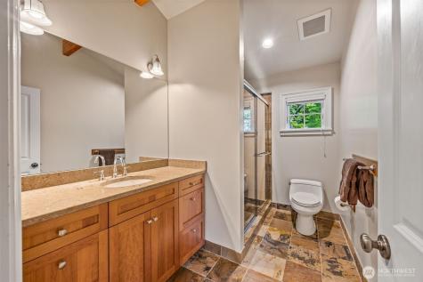 8246 E Mercer Way Mercer Island WA 98040