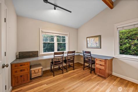 8246 E Mercer Way Mercer Island WA 98040