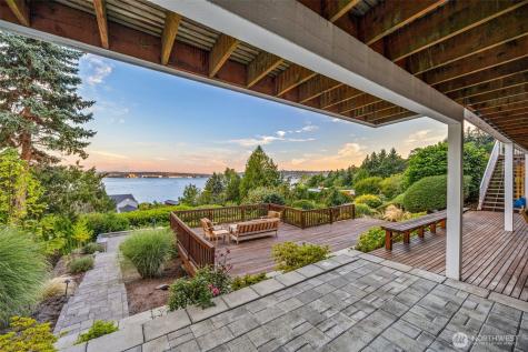 8246 E Mercer Way Mercer Island WA 98040