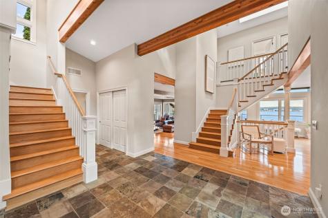 8246 E Mercer Way Mercer Island WA 98040