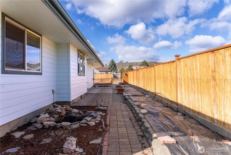605 Pinyon Place Omak WA 98841