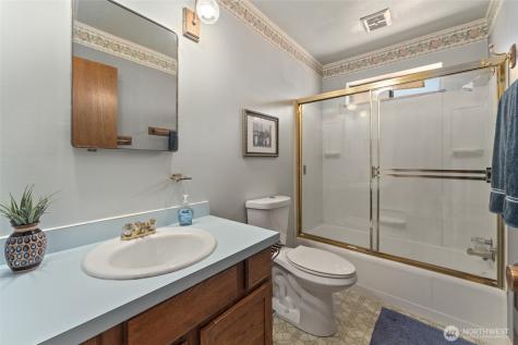 15082 South Lakeshore Road Chelan WA 98816