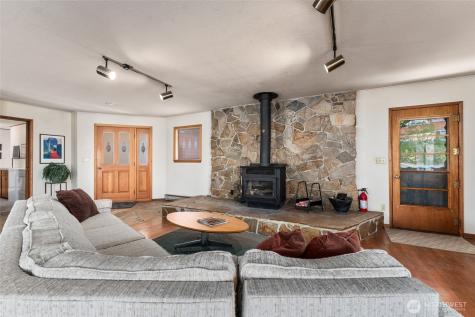 15082 South Lakeshore Road Chelan WA 98816