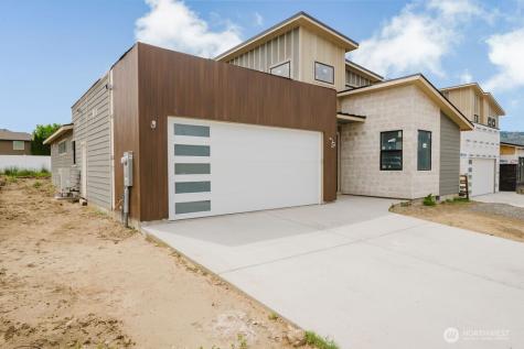 170 Chadwick Street NW East Wenatchee WA 98802