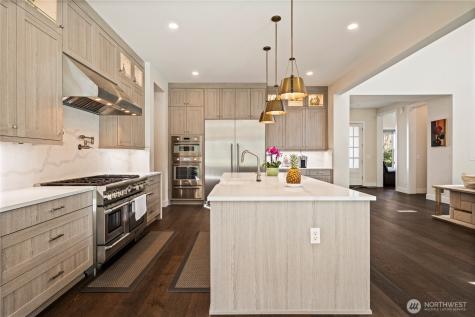 811 245th Place NE Sammamish WA 98074