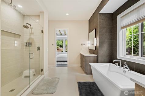 811 245th Place NE Sammamish WA 98074