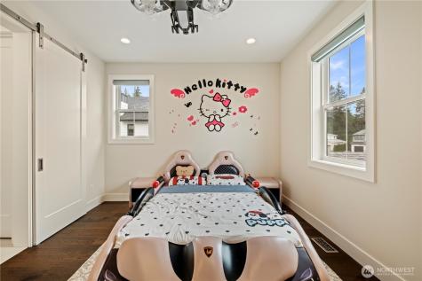 811 245th Place NE Sammamish WA 98074