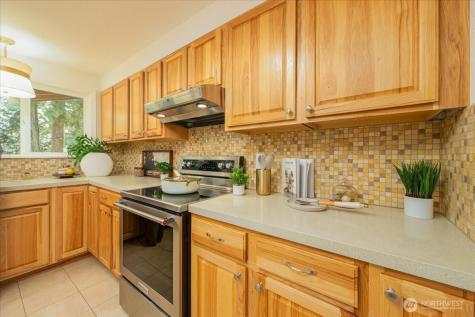 18015 56th Avenue W Lynnwood WA 98037