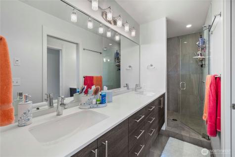 2833 3rd Avenue W Seattle WA 98119