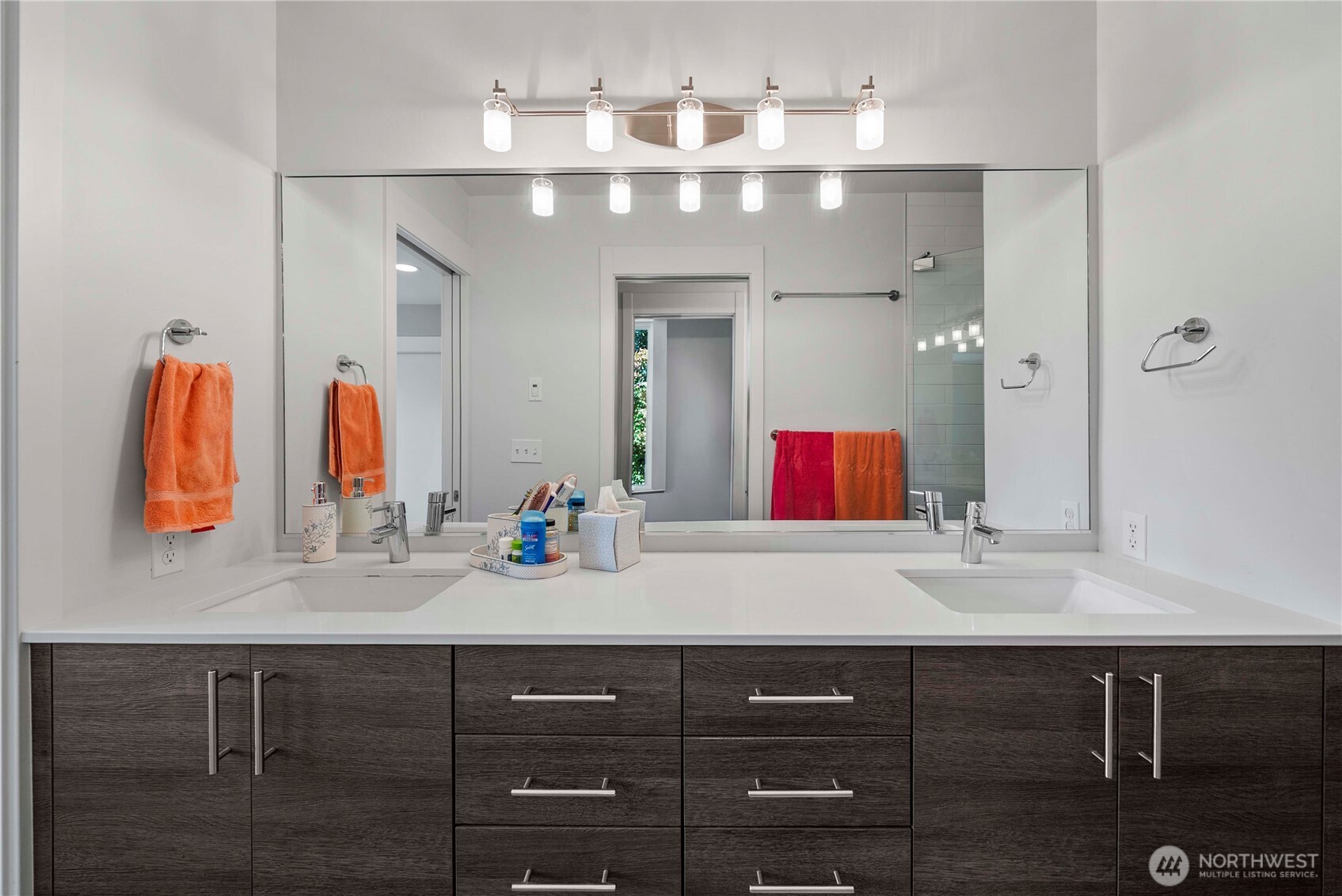 2833 3rd Avenue W Seattle WA 98119