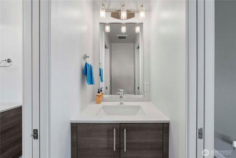 2833 3rd Avenue W Seattle WA 98119