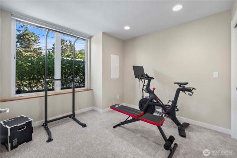 2833 3rd Avenue W Seattle WA 98119