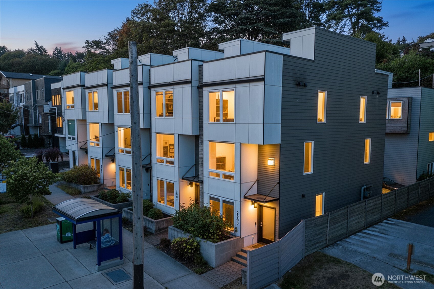 2833 3rd Avenue W Seattle WA 98119