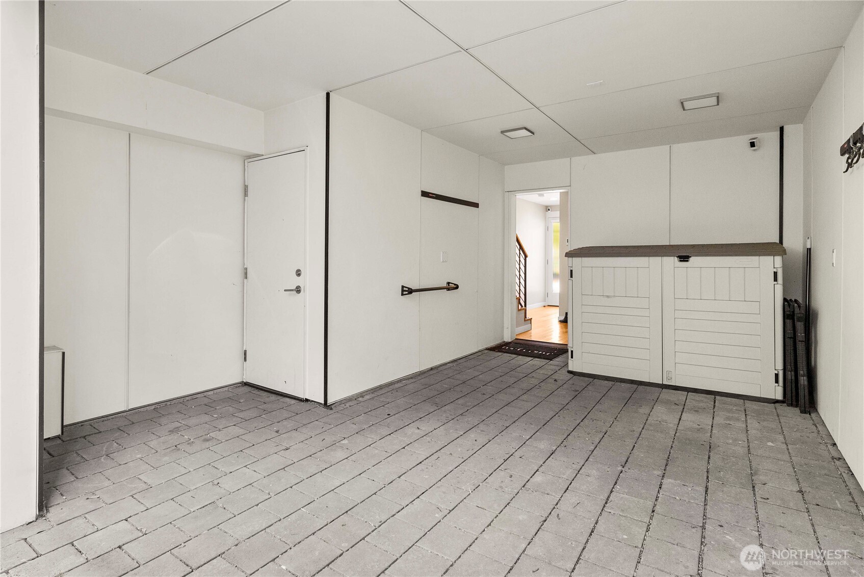 2833 3rd Avenue W Seattle WA 98119