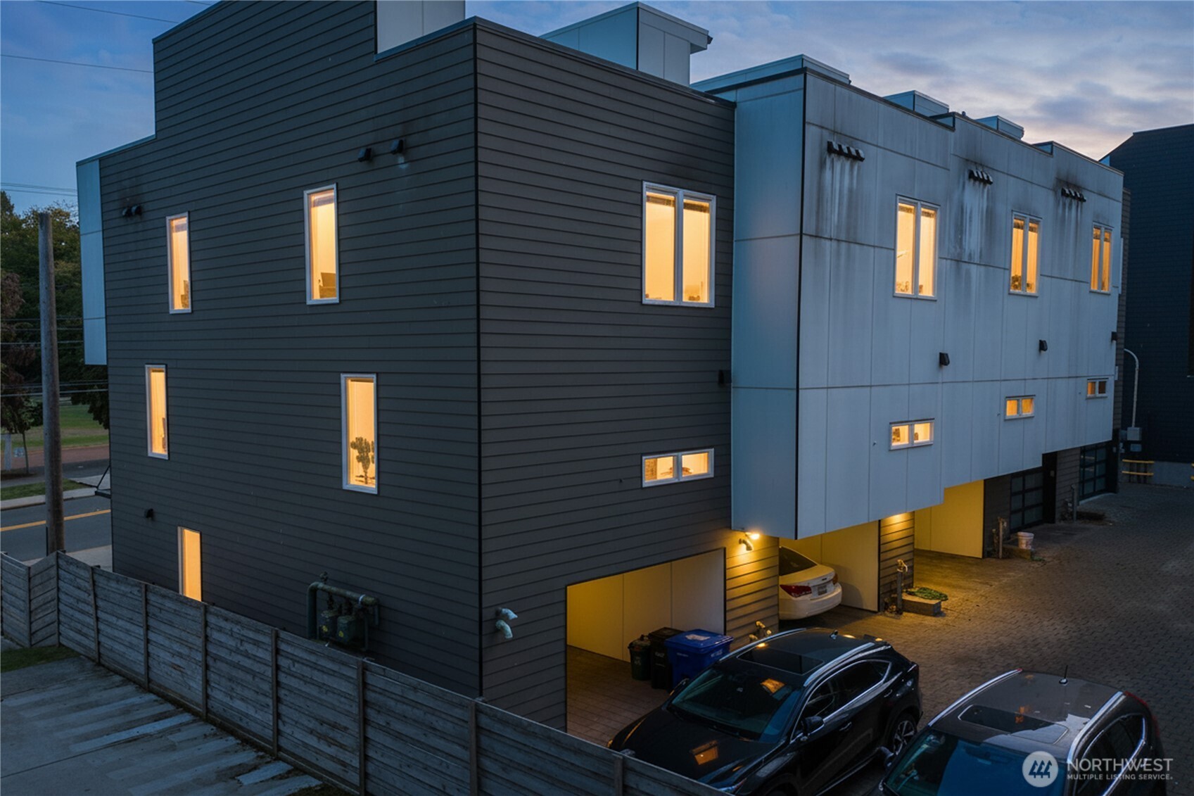 2833 3rd Avenue W Seattle WA 98119