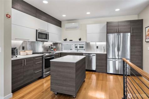 2833 3rd Avenue W Seattle WA 98119