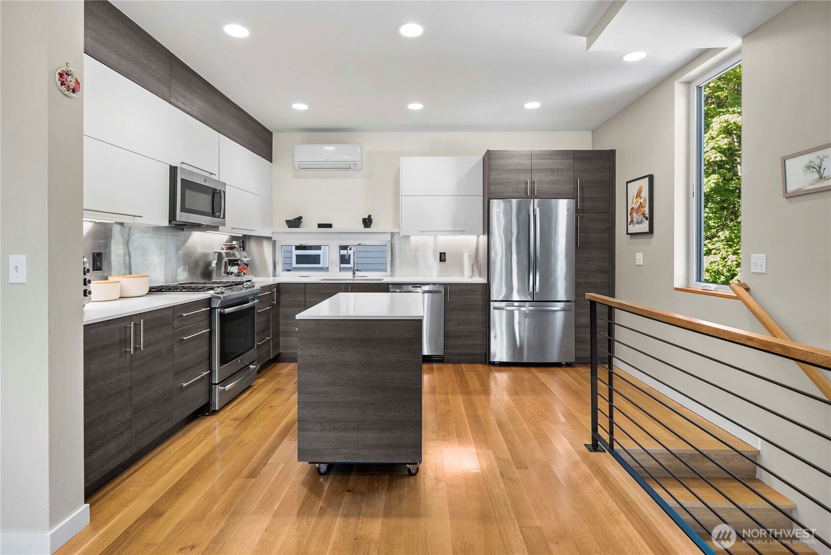 2833 3rd Avenue W Seattle WA 98119