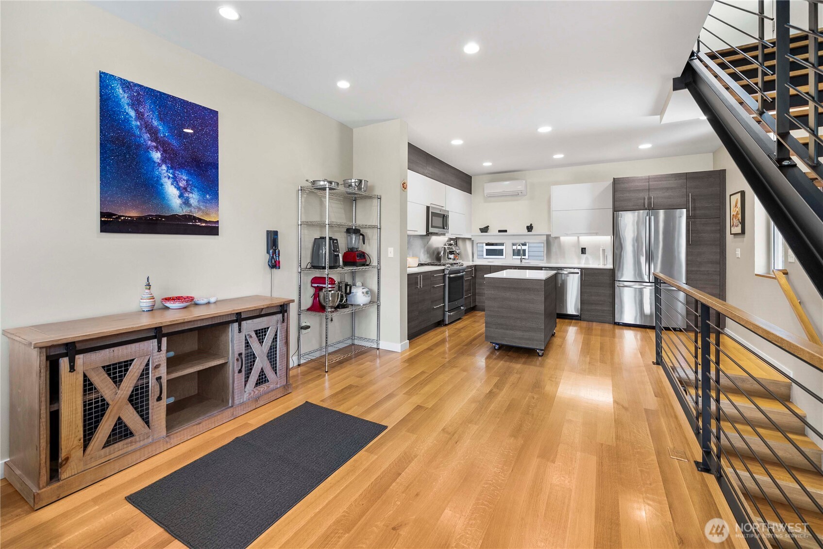 2833 3rd Avenue W Seattle WA 98119