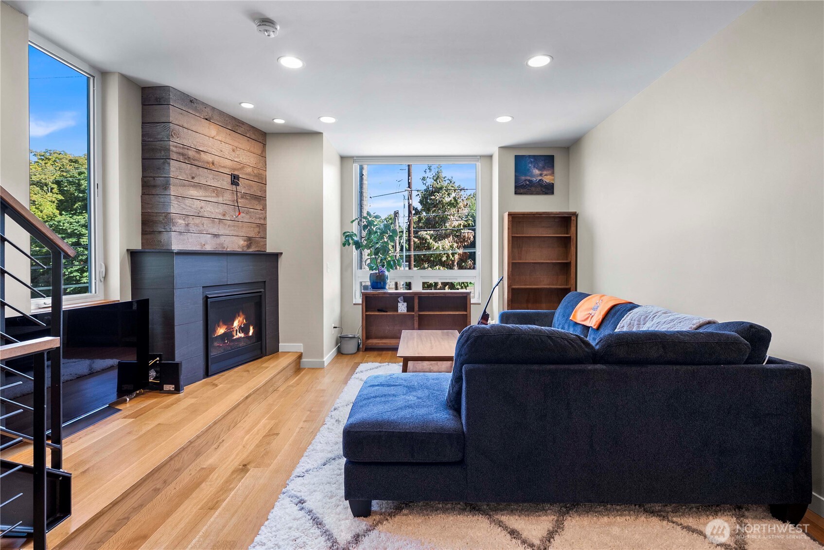 2833 3rd Avenue W Seattle WA 98119