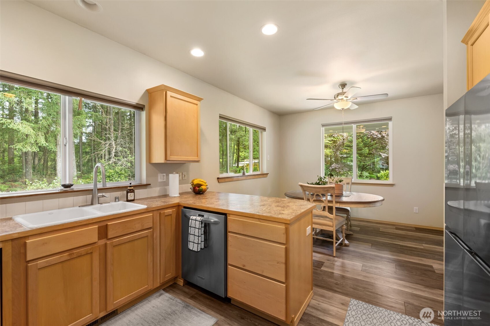 5056 SW Lake Helena Road Port Orchard WA 98367