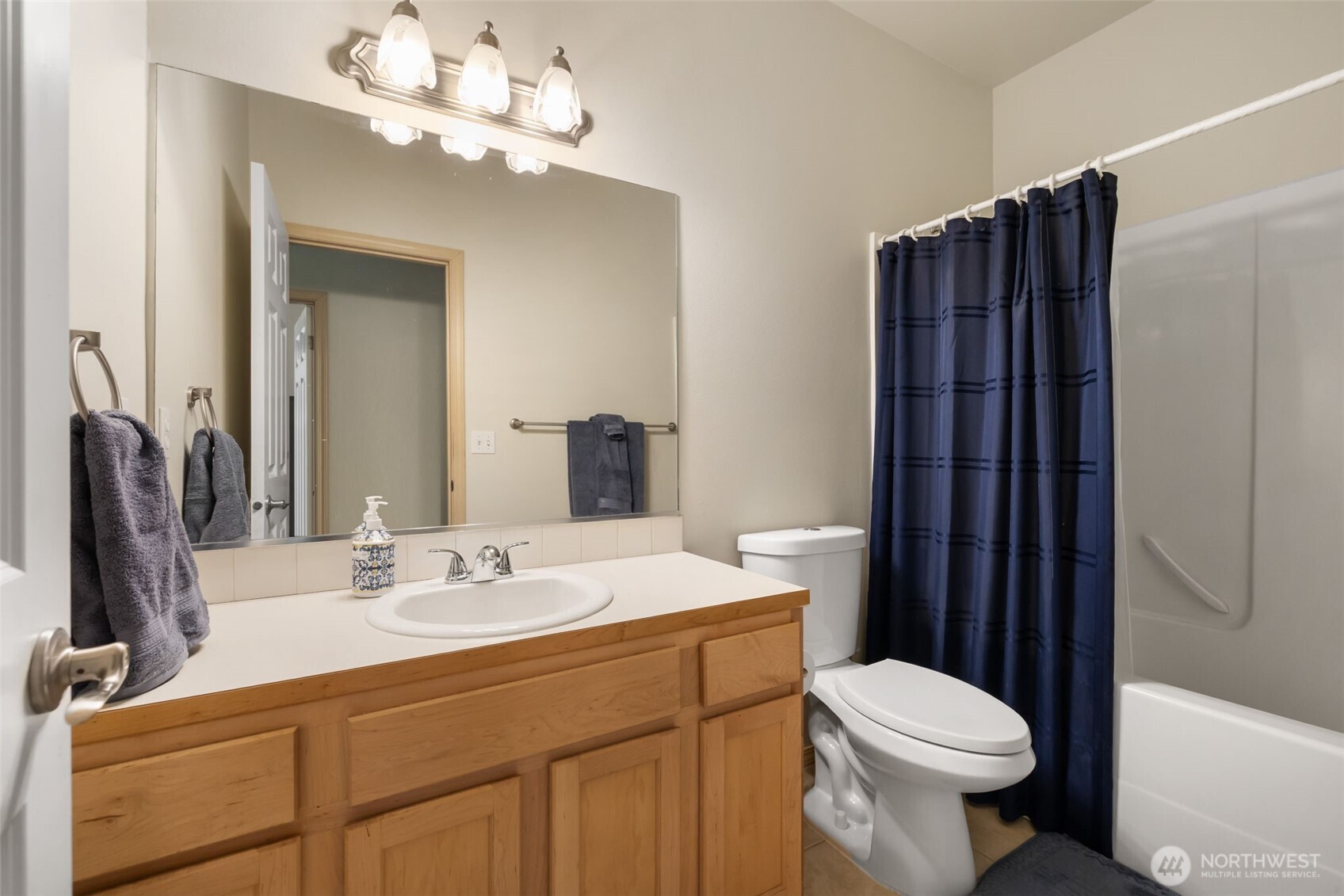 5056 SW Lake Helena Road Port Orchard WA 98367