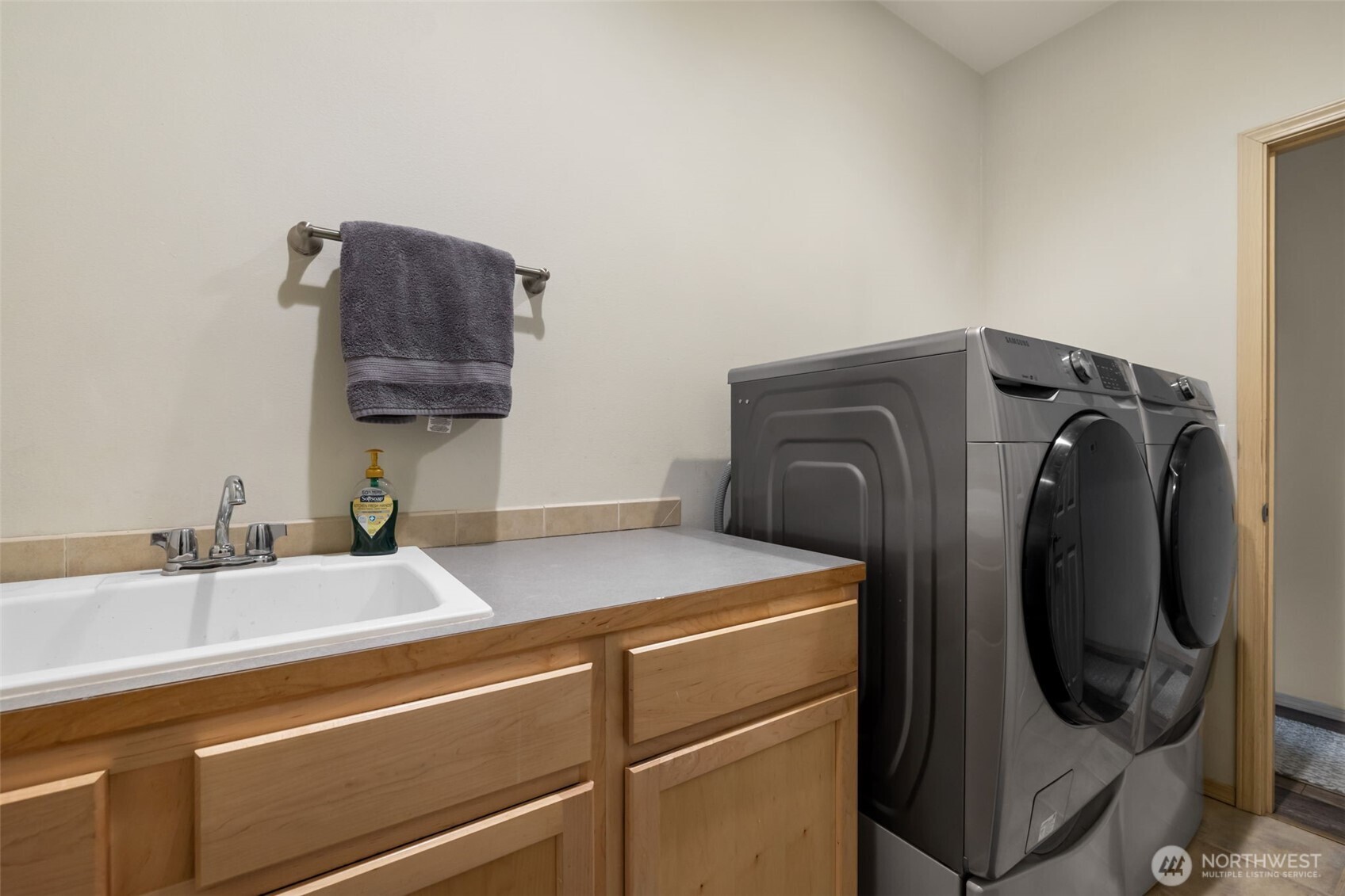 5056 SW Lake Helena Road Port Orchard WA 98367