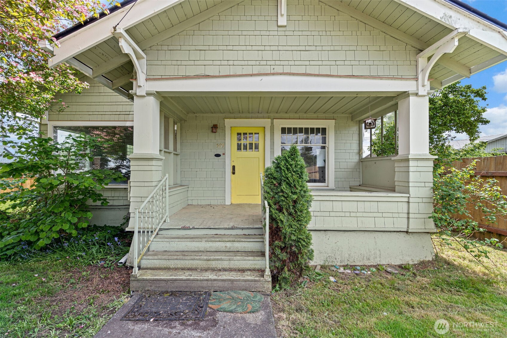 505 W Young Street Elma WA 98541