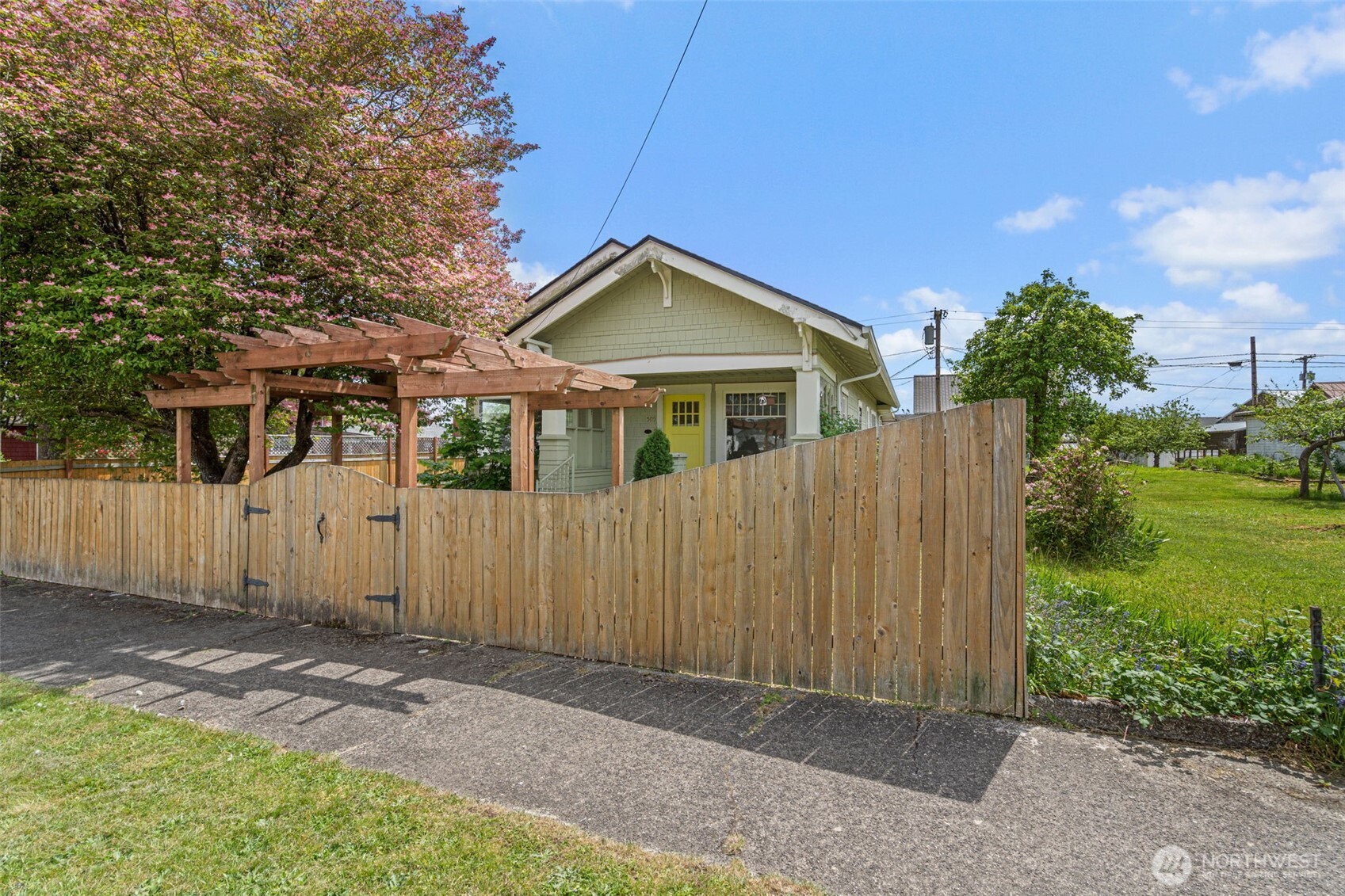 505 W Young Street Elma WA 98541