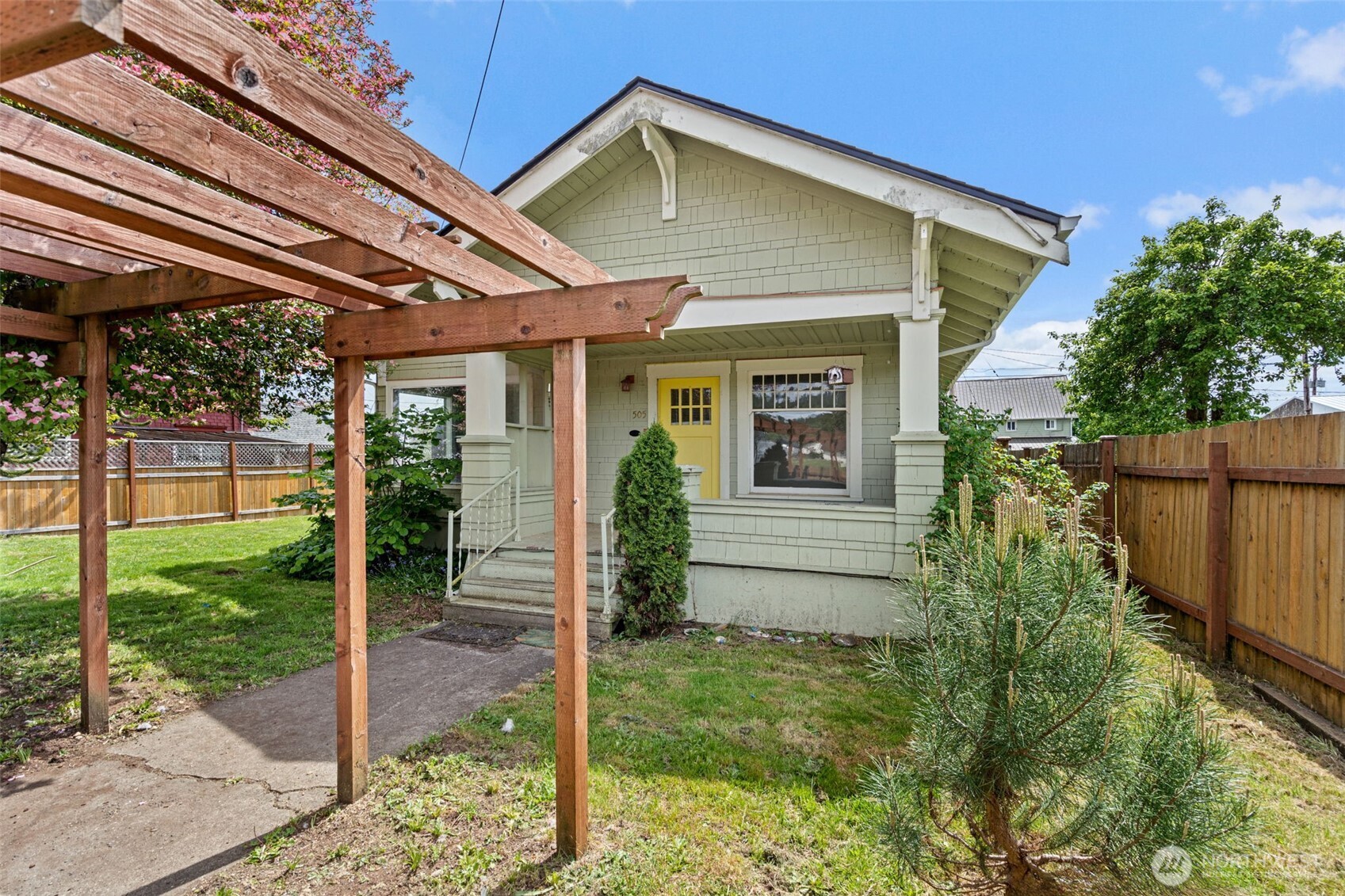 505 W Young Street Elma WA 98541