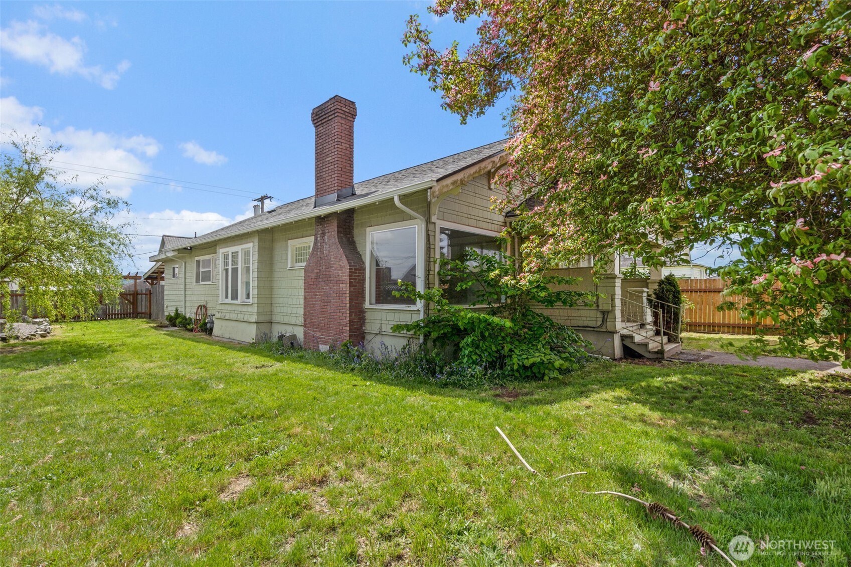 505 W Young Street Elma WA 98541