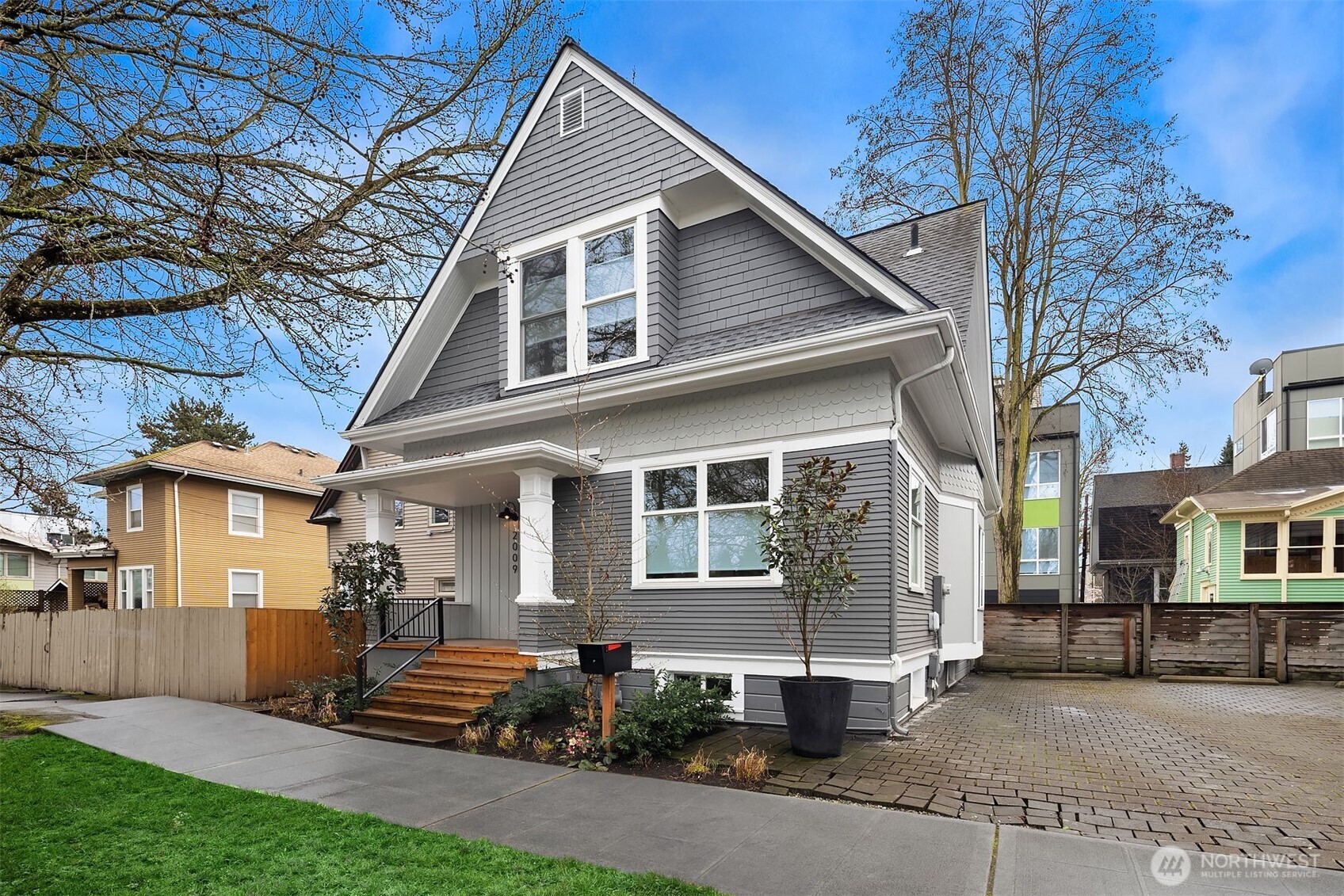 2009 E John Street Seattle WA 98112