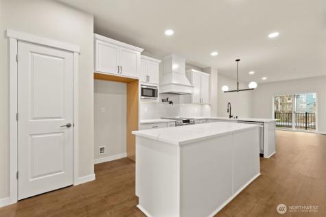 16823 Alder Way Lynnwood WA 98037