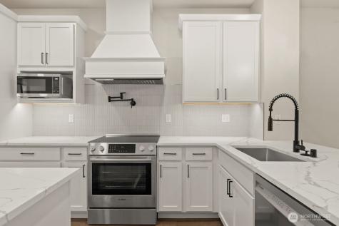 16823 Alder Way Lynnwood WA 98037