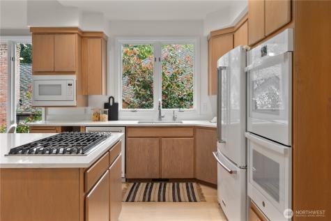 21819 NE 30th Place Sammamish WA 98074