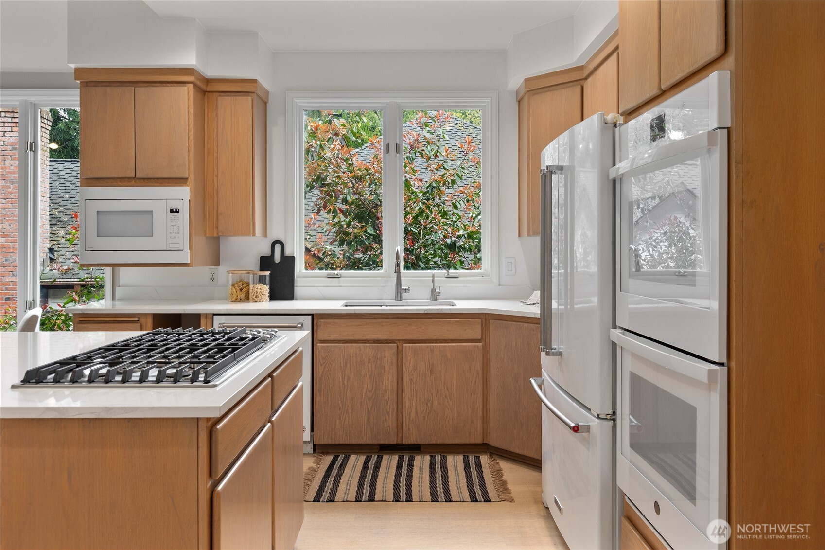 21819 NE 30th Place Sammamish WA 98074