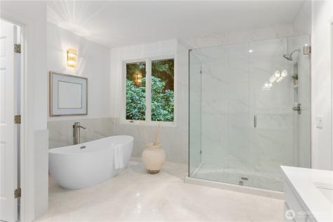 21819 NE 30th Place Sammamish WA 98074