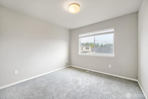 17326 129th Avenue E Puyallup WA 98374