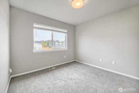 17326 129th Avenue E Puyallup WA 98374