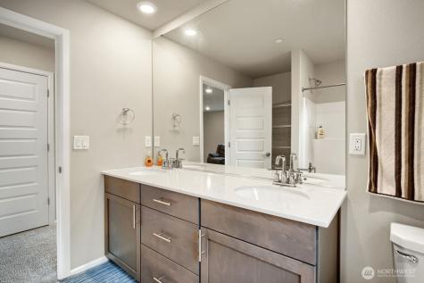 17326 129th Avenue E Puyallup WA 98374