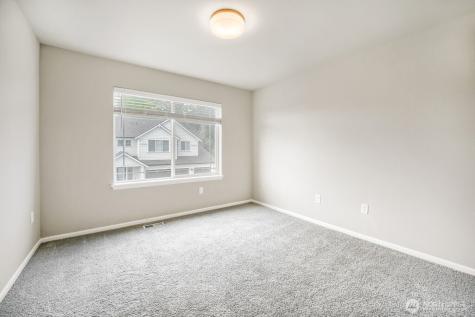 17326 129th Avenue E Puyallup WA 98374
