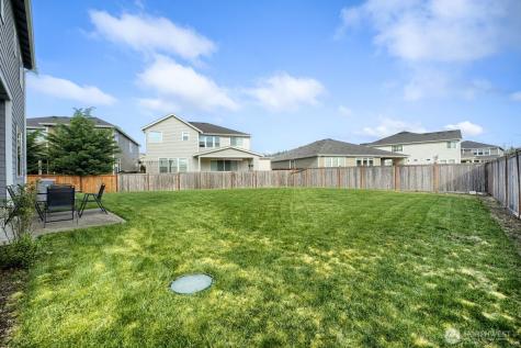 17326 129th Avenue E Puyallup WA 98374